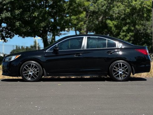 Used 2017 Subaru Legacy 2.5i Limited AWD/4WD image 4