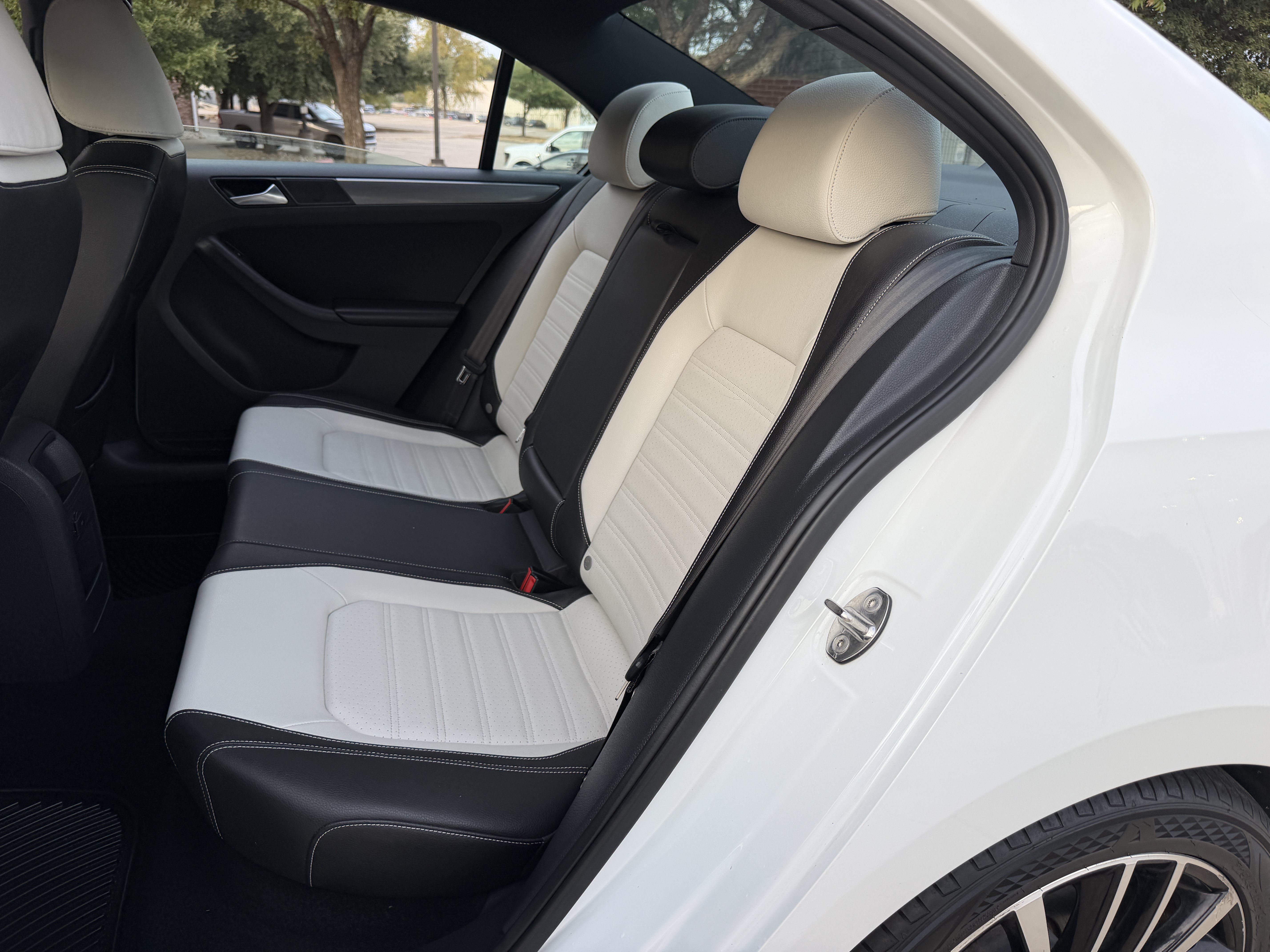Used 2016 Volkswagen Jetta Sport FWD image 16