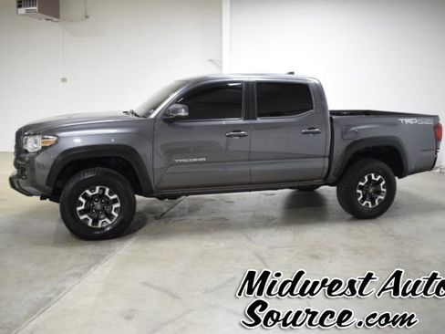 Used 2019 Toyota Tacoma SR5 image 2