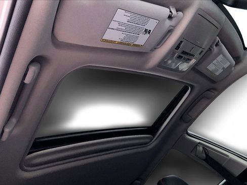 Used 2017 Toyota Camry XSE image 22