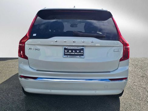 Used 2023 Volvo XC90 T8 Ultimate w/ Lounge Package image 4
