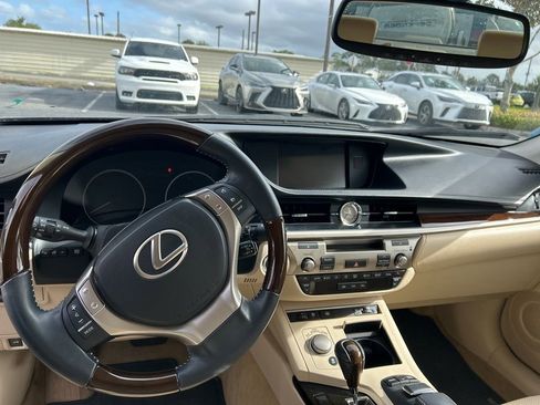 Used 2013 Lexus ES 350 w/ Luxury Pkg image 7