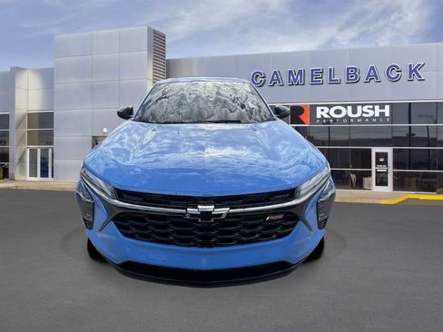 Used 2024 Chevrolet Trax RS w/ Sunroof Package FWD image 4