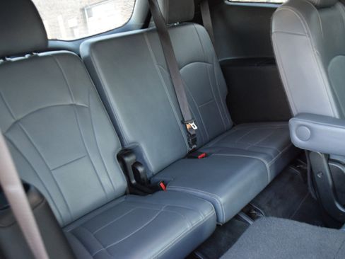 Used 2022 Buick Enclave Premium image 34