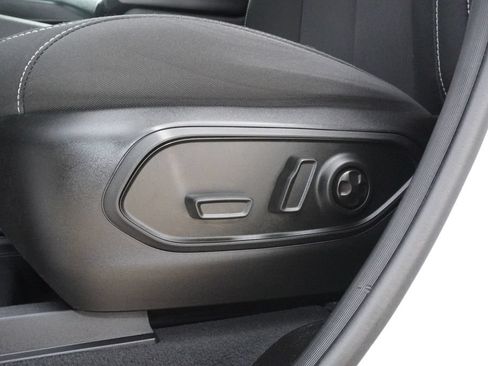 Used 2025 Jeep Grand Cherokee Laredo X AWD/4WD image 28