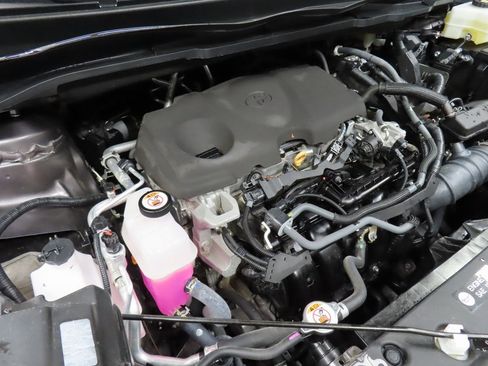 Used 2022 Toyota Sienna XLE image 18