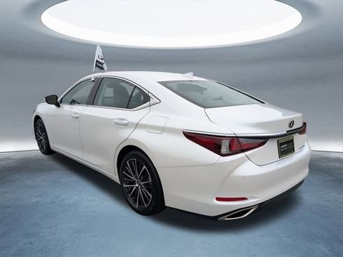 Certified 2025 Lexus ES 350 w/ Premium Package image 6