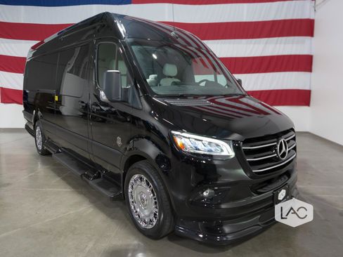Used 2024 Mercedes-Benz Sprinter 3500 image 18