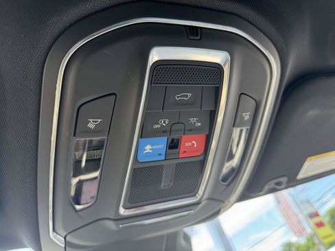 Used 2026 Jeep Cherokee Limited AWD/4WD image 28