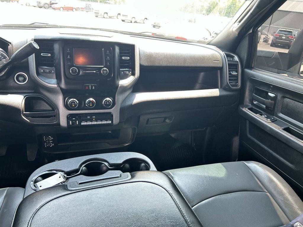 Used 2024 RAM 3500 Tradesman w/ Chrome Appearance Group AWD/4WD image 27