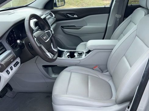 Used 2020 GMC Acadia SLT w/ Driver Alert Package II image 7