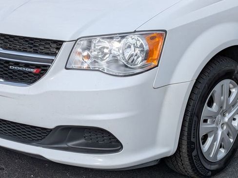 Used 2016 Dodge Grand Caravan SE w/ Quick Order Package 29E SE FWD image 9
