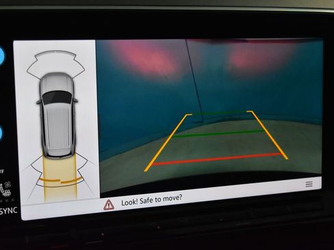Certified 2025 Volkswagen Atlas SE image 11