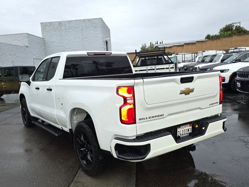 Used 2022 Chevrolet Silverado 1500 Custom image 3