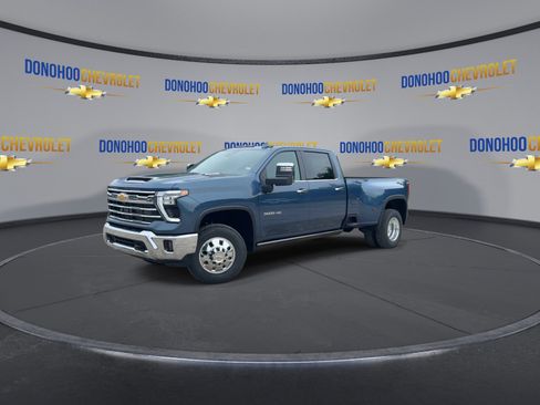 New 2026 Chevrolet Silverado 3500 LTZ w/ LTZ Plus Package AWD/4WD image 7
