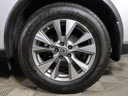 Used 2018 Nissan Murano S image 16