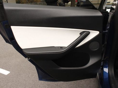 Used 2021 Tesla Model Y Performance AWD/4WD image 18