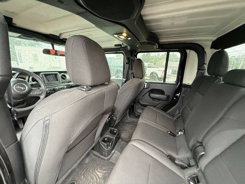 Used 2023 Jeep Gladiator Sport AWD/4WD image 22