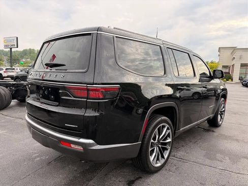 Used 2022 Jeep Wagoneer Series III w/ Premium Group I AWD/4WD image 4