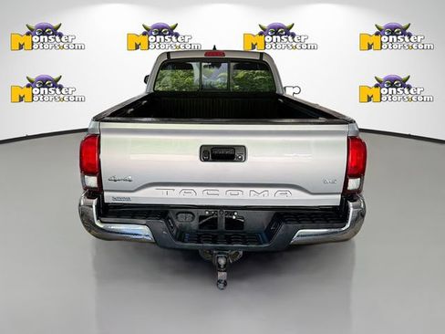 Used 2018 Toyota Tacoma SR5 AWD/4WD image 5