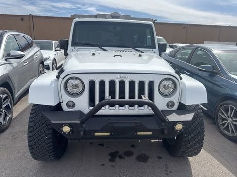 Used 2018 Jeep Wrangler Unlimited Sahara w/ Connectivity Group image 2