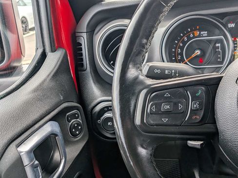Certified 2022 Jeep Wrangler Unlimited Sport w/ Sun And Sound Package AWD/4WD image 15