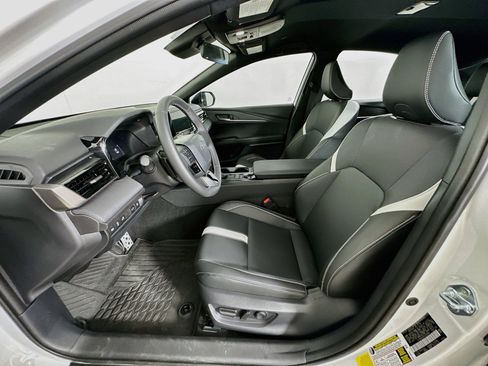 Used 2026 Toyota Camry SE FWD image 13