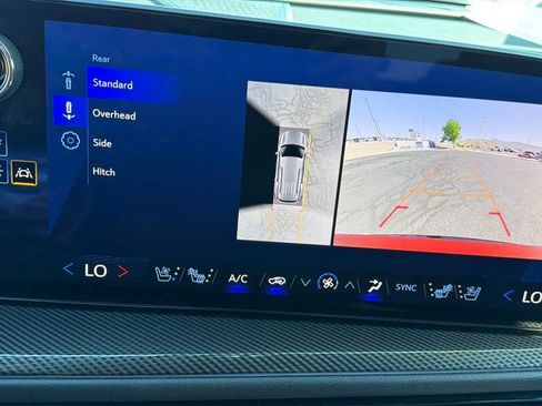Used 2025 Chevrolet Traverse High Country FWD image 33
