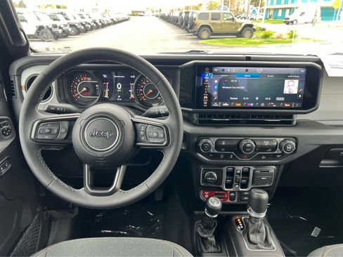 New 2025 Jeep Gladiator Sport image 13