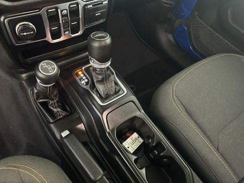 Used 2024 Jeep Gladiator Sport AWD/4WD image 19