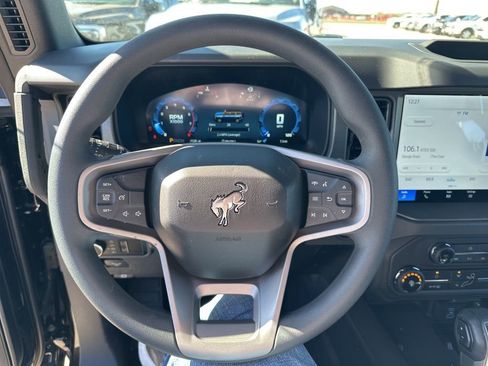 New 2025 Ford Bronco 4-Door image 17