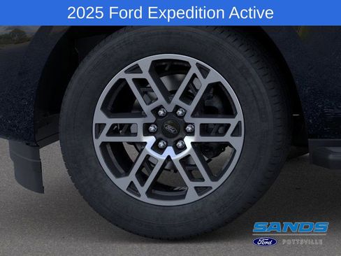 New 2025 Ford Expedition Active image 19
