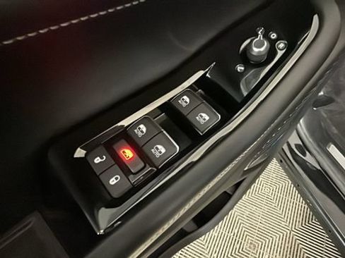 Used 2021 Jeep Grand Cherokee L Overland w/ Advanced Protech Group III AWD/4WD image 9