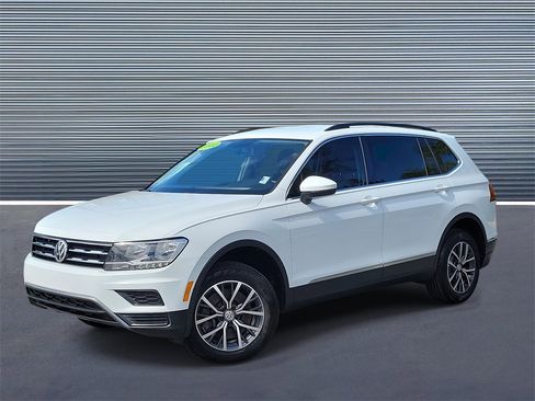 Used 2020 Volkswagen Tiguan SE image 1