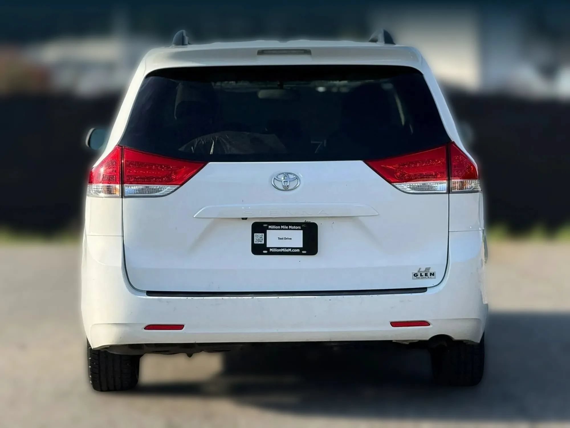 Used 2012 Toyota Sienna LE FWD image 4