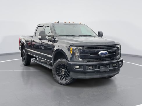 Used 2019 Ford F350 Lariat image 2