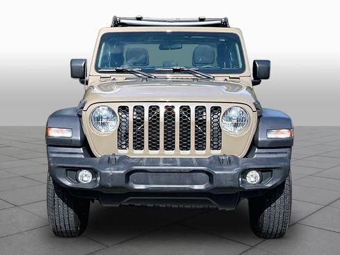 Used 2020 Jeep Gladiator Sport AWD/4WD image 4
