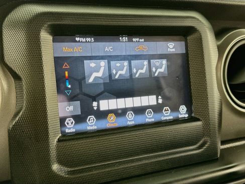 Used 2023 Jeep Gladiator Sport AWD/4WD image 15