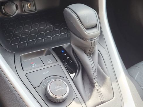 Used 2025 Toyota RAV4 XLE w/ Convenience Package image 31