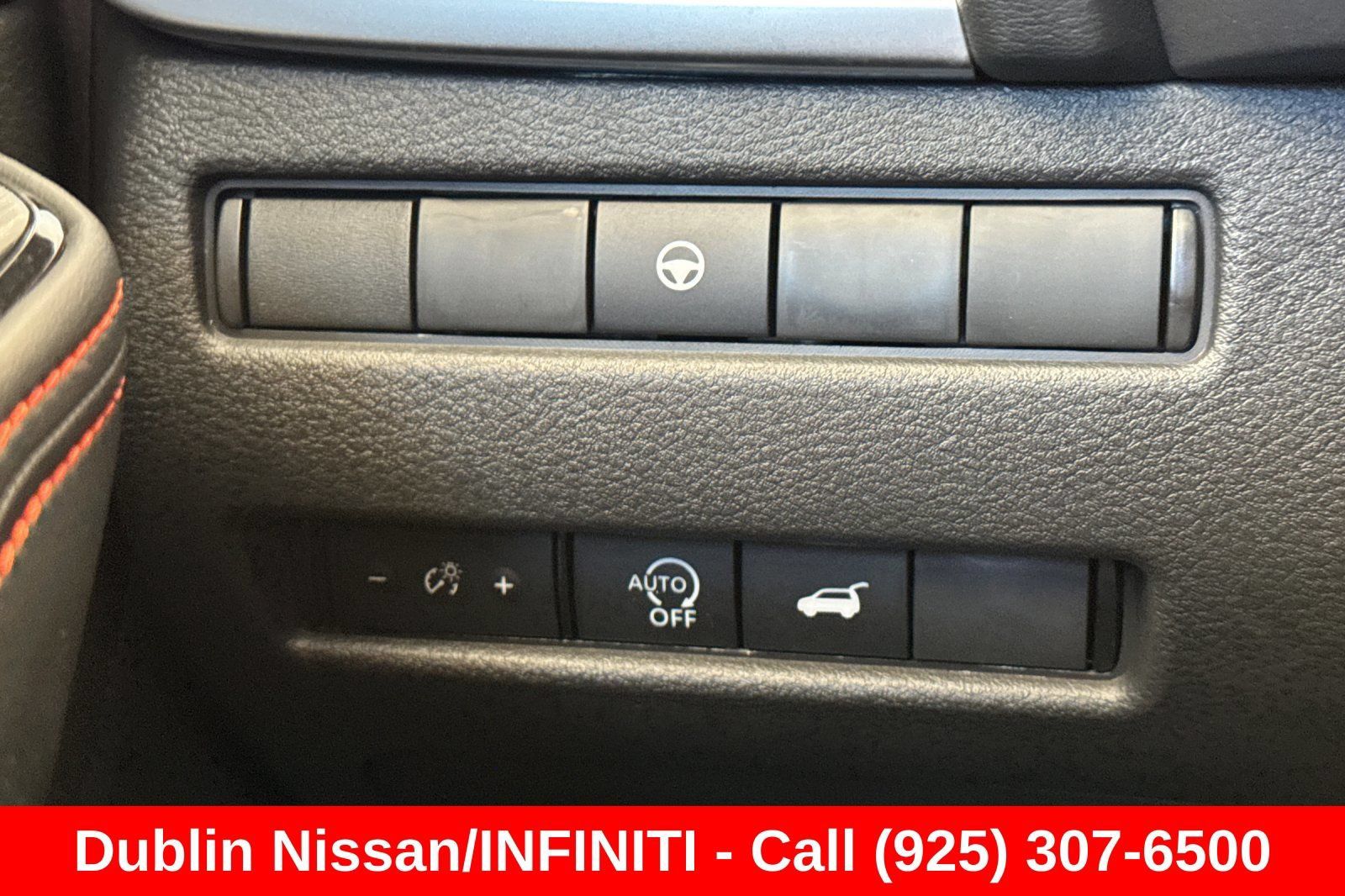 Used 2025 Nissan Rogue SV AWD/4WD image 43