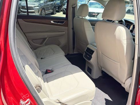 Used 2024 Volkswagen Atlas SE w/ Panoramic Sunroof Package FWD image 29
