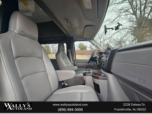 Used 2014 Ford E-250 and Econoline 250 w/ Power Group image 31