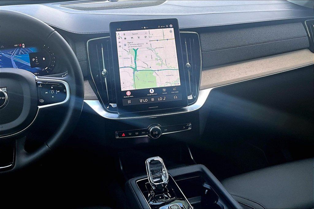 Certified 2026 Volvo XC90 B6 Plus AWD/4WD image 8
