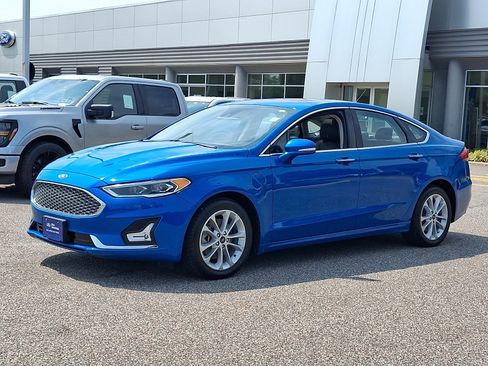 Used 2019 Ford Fusion Energi Titanium FWD image 5