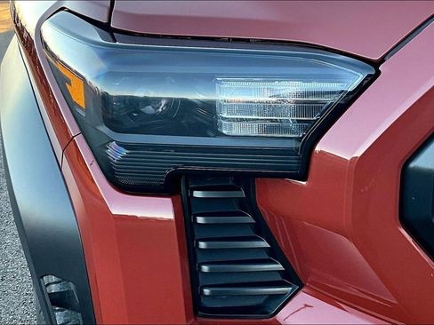 Used 2025 Toyota Tacoma TRD Off-Road image 30