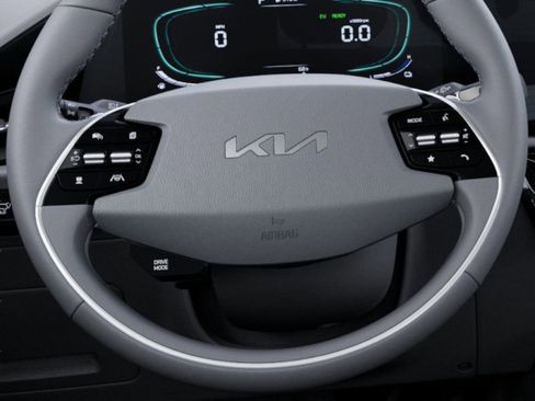 New 2025 Kia Niro SX Touring image 22