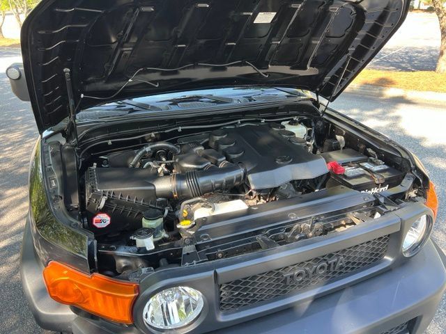 Used 2010 Toyota FJ Cruiser 4WD w/ Upgrade Pkg 2 image 32