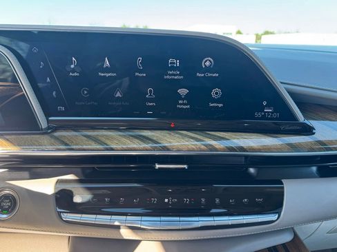 Certified 2021 Cadillac Escalade ESV Premium Luxury Platinum w/ Heavy-Duty Trailer Package image 20