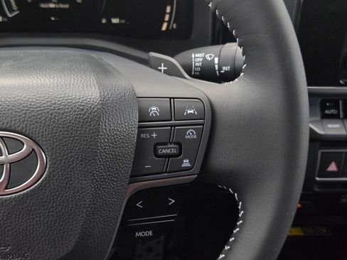 Used 2026 Toyota Camry SE FWD image 20