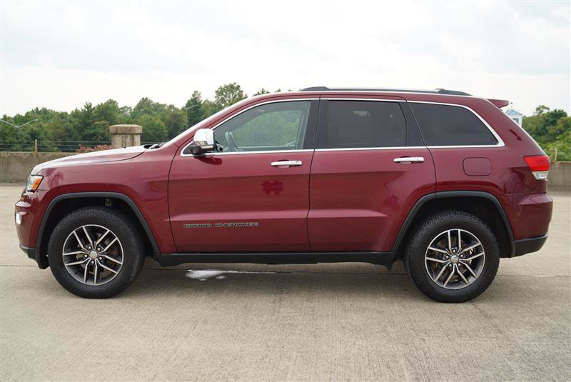 Used 2018 Jeep Grand Cherokee Limited AWD/4WD image 2